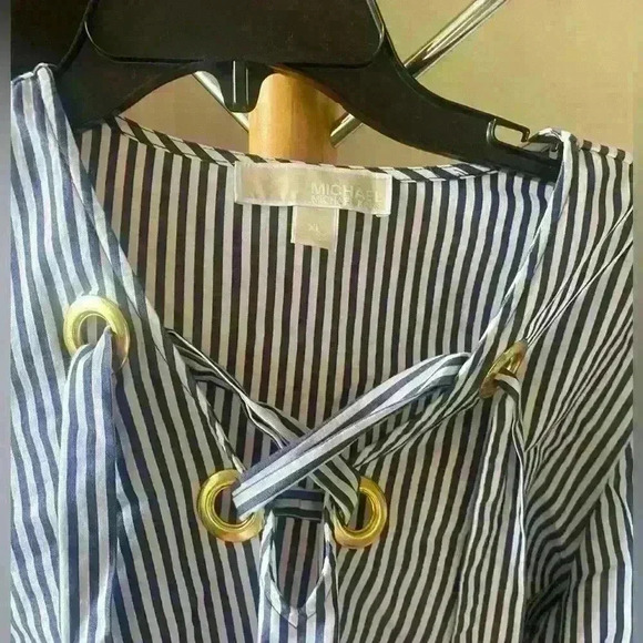 Micheal kors Women’s stripped top size xl - Picture 4 of 4